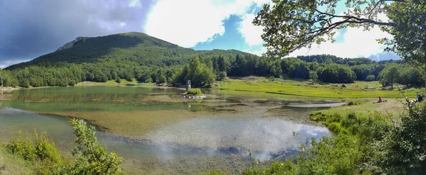 Ventasso Reggio Emilia Górskie Jezioro Wzgórze Piękny Słoneczny Dzień — Zdjęcie stockowe