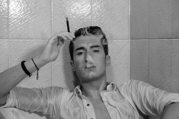 Beautiful Boy White Shirt Posing Bathtub Portrait While Smoking — Stock Photo, Image