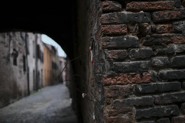 Eski Kahverengi Tuğla Duvar Zamanla Karardı Sis — Stok fotoğraf