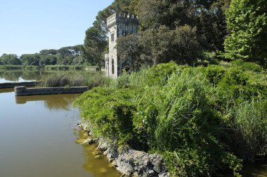 Torre del lago puccini viareggio lucca massaciucoli gölü kulesi ve pagoda