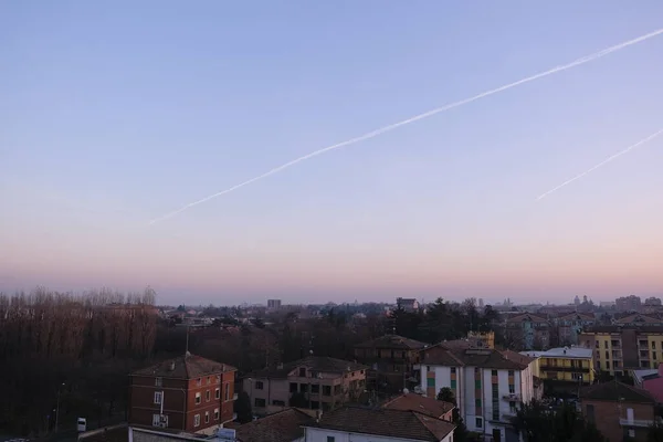 Reggio emilia, panorama dos telhados da cidade ao pôr do sol — Fotografia de Stock