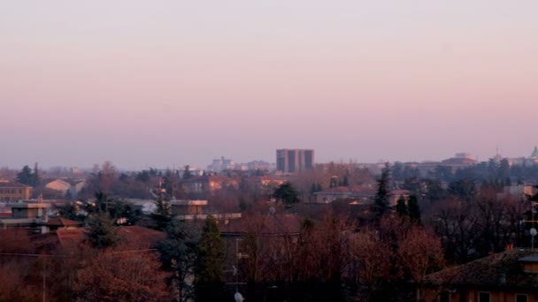 Reggio emilia, panorama de los tejados de la ciudad al atardecer — Vídeos de Stock