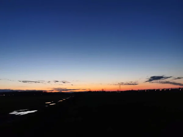 Pôr Sol Sobre Corpo Água Foto Alta Qualidade — Fotografia de Stock