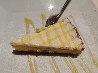 Tabakta bir dilim kek. Yüksek kalite fotoğraf