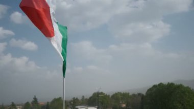İtalyan bayrağı gökyüzü gerçek zamanlı video covid-19