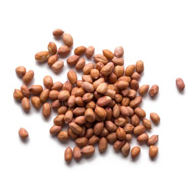 Beyaz arkaplanda yer fıstıkları.