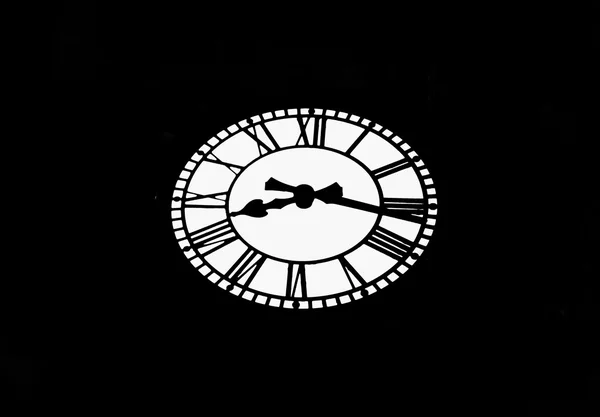Retro Clock op een zwarte achtergrond. Nachtwacht. Minimalisme. — Stockfoto