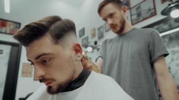 Cabelo e barba cuidado . — Vídeo de Stock