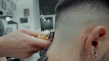 Saç ve sakal bakımı. 