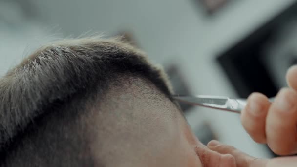 Making Male Haircut — Stock video