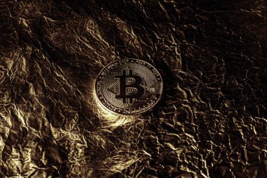 Altın arka planda birçok kripto para birimi var. Engelleme zinciri ve kripto para birimi. Kripto para birimi madenciliği