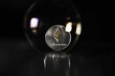 Kabarcığın altındaki gökyüzü. İstikrarlı bir para birimi değil.