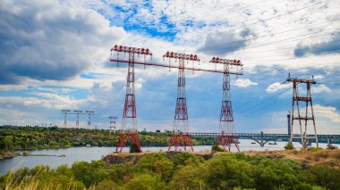 elektrik direkleri Nehri