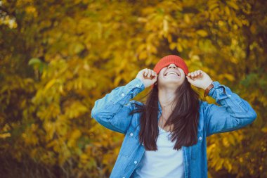 bir kap ile dalga geçmeyi