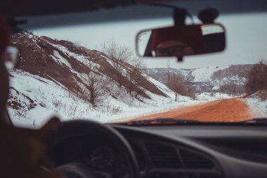 kırmızı kar yağdı yol yüzünden cevheri