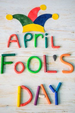 Hamuru ile yapılan Nisan Fools Day metin