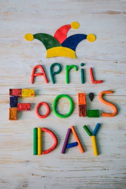 Hamuru ile yapılan Nisan Fools Day metin