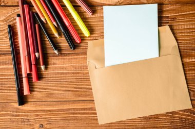 renk pancils, not defterine, geri okul arka plan