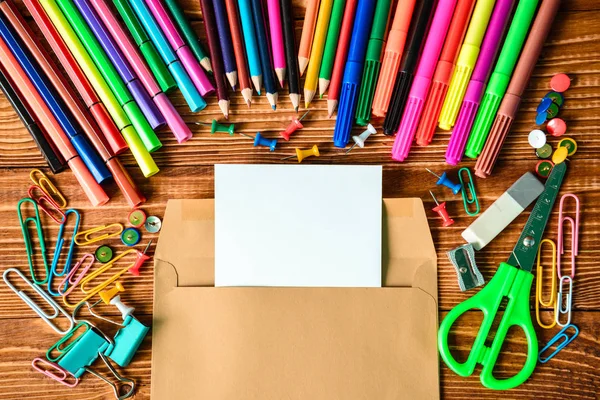 renk pancils, not defterine, geri okul arka plan