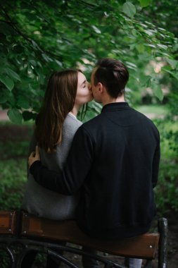 Çift tezgah görünümü arka oturur