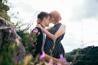 Çift tepe tepe üzerinde bir randevum var.