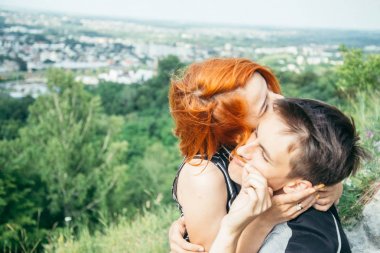 Çift tepe tepe üzerinde bir randevum var.