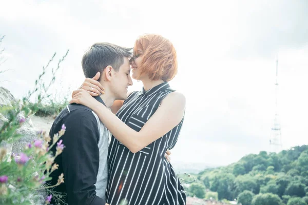 Çift tepe tepe üzerinde bir randevum var.