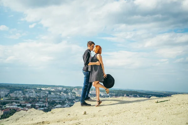 Par stå överst på toppen — Stockfoto