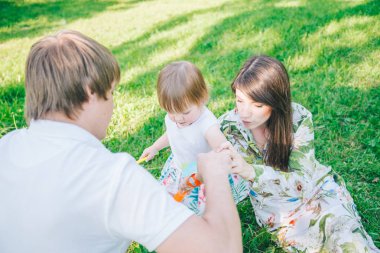 kızları ile reklam komik Veliler oynayan