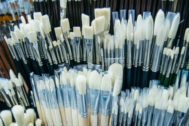 büyük miktarda fırçalar