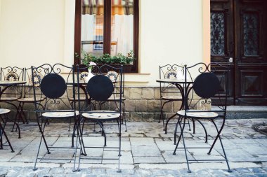 Açık kafe ya da Restoran boş sandalyeler