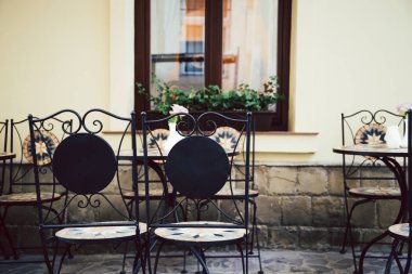 Açık kafe ya da Restoran boş sandalyeler