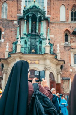 Rahibe alma resim telefonunda