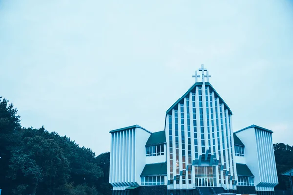 Arquitectura de una iglesia moderna — Foto de Stock