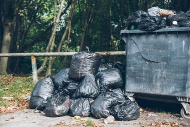 Tam çöp konteynerleri