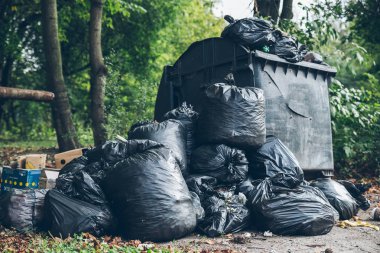 Tam çöp konteynerleri