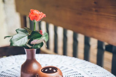 kafeterya masada vazoda çiçek