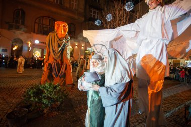 Lviv, Ukrayna - 25 Aralık 2017: Şehir meydanında İsa 'nın doğumu oyunu