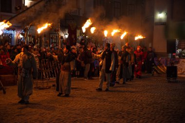 Lviv, Ukrayna - 25 Aralık 2017: Şehir meydanında İsa 'nın doğumu oyunu
