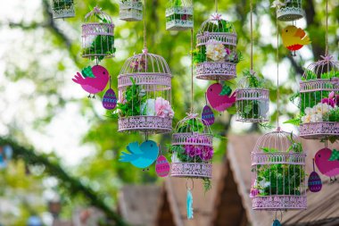 yumurta ve çiçek ile paskalya dekorasyon kuşlar