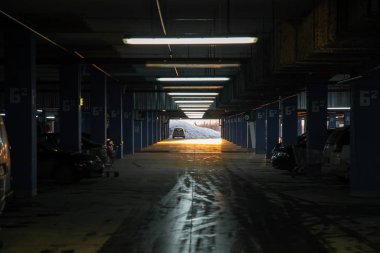 AVM yeraltı otoparkı