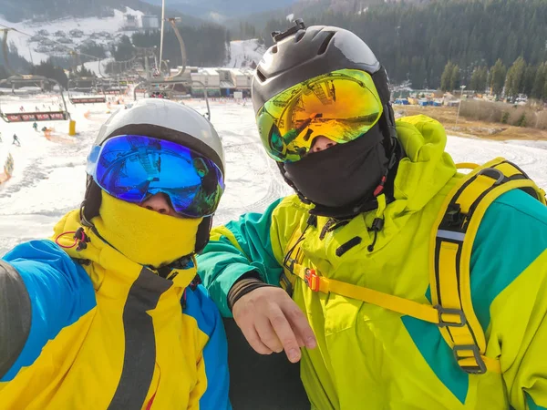 Selfie of couple at ski resort — Stock Photo, Image