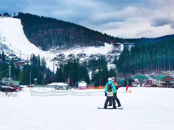 Pár snowboard oktató tanár diák — Stock Fotó