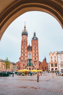Krakow, Polonya - 16 Haziran 2019: Eski Avrupa pazar meydanı