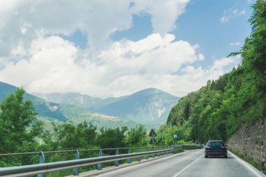 dağlarda hız yolu görünümü
