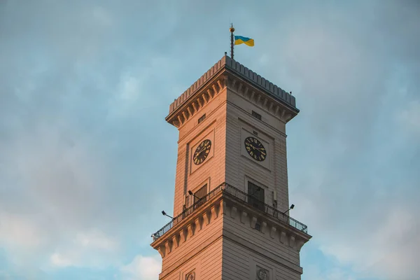 Vista Torre Sineira Atração Turística Arquitetura Antiga Céu Azul Fundo — Fotografia de Stock