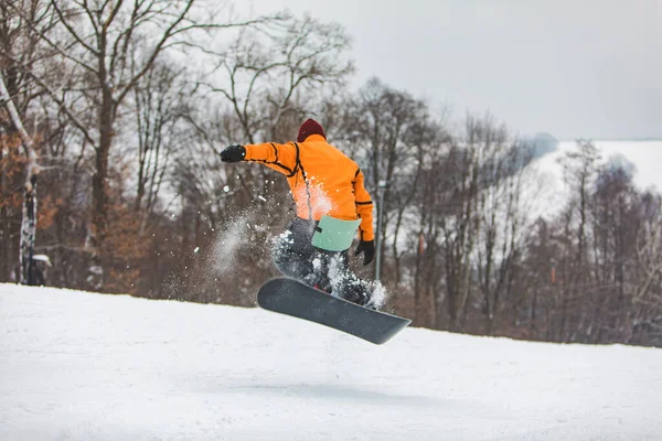 Snowboard Hombre Abajo Por Colina Tiempo Invierno Deporte —  Fotos de Stock