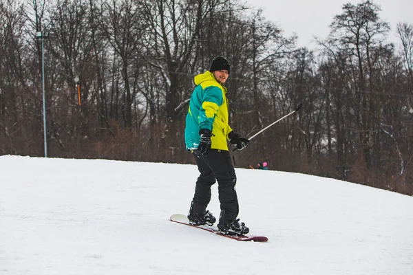 Fiatal Felnőtt Férfi Snowboard Selfie Akció Kamera Életmód — Stock Fotó