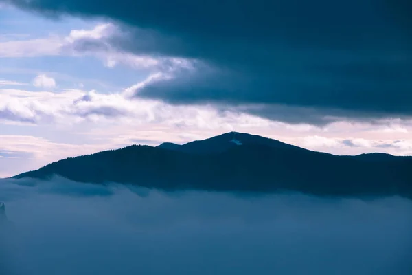 Paesaggio Mattina Montagne Alba Sopra Nebbia Forrest Carpazi — Foto Stock