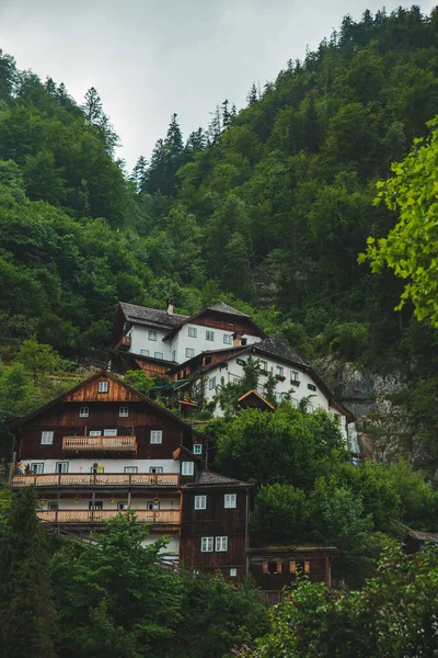 Building Cliff Edge Summer Time Hallstatt Austria Copy Space — Stock Photo, Image